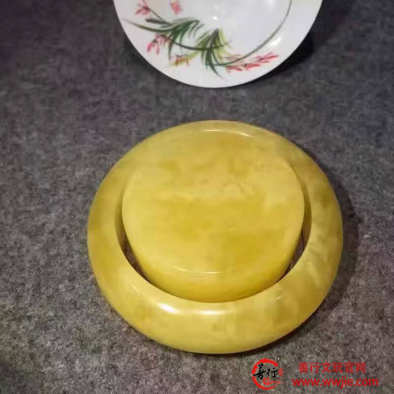  琥珀首饰都有哪几种？