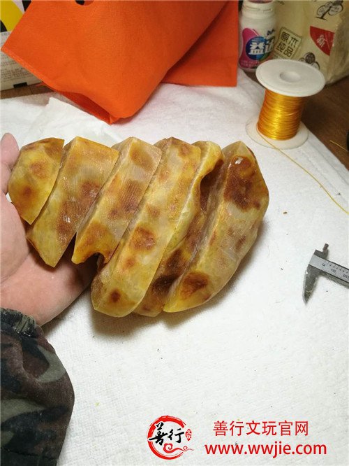 蜜蜡圆珠是怎么来的?