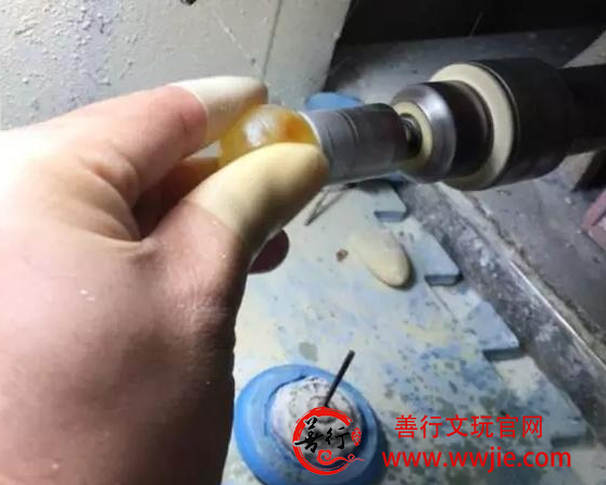 蜜蜡圆珠是怎么来的?