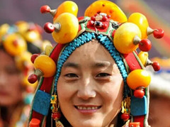 藏族为什么把蜜蜡戴在头上？【图】