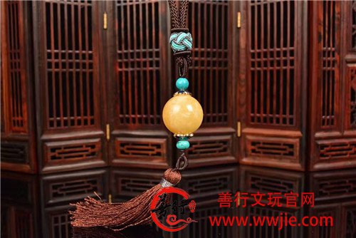 满蜡小龙珠搭配流苏