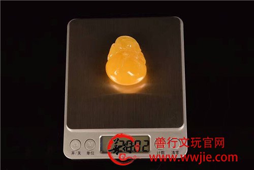  立体钱袋一枚，满蜡鸡油黄好品质