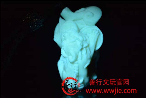 极品、骨瓷白立体精雕貔貅
