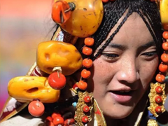 为什么藏民买不到假蜜蜡？真相发人深省！