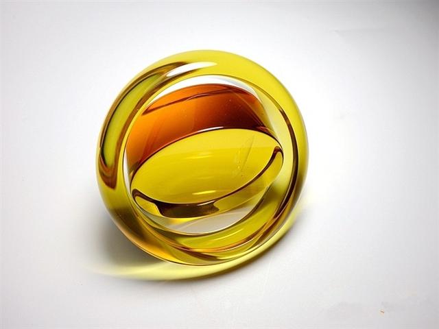 金珀：琥珀当中的财石，看富贵之人如何选金珀？