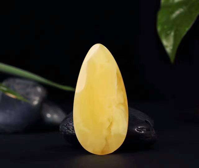 蜜蜡脏了应该怎么清洗，蜜蜡的正确保养方法