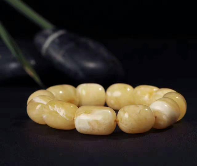 蜜蜡脏了应该怎么清洗，蜜蜡的正确保养方法