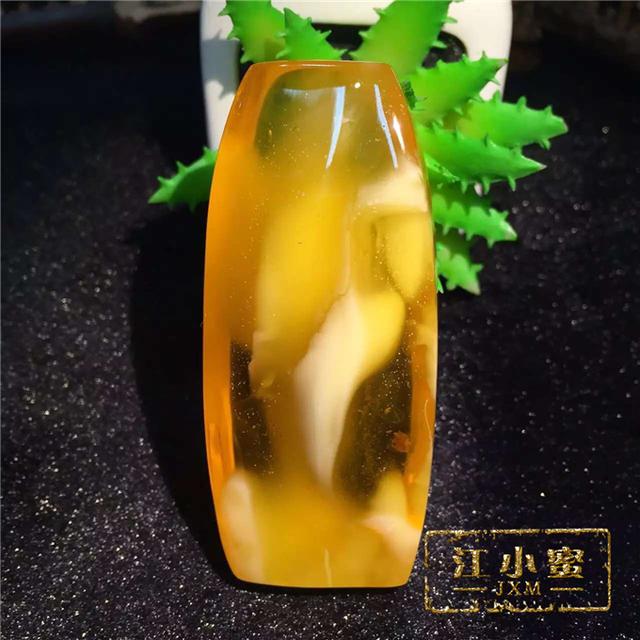 蜜蜡琥珀可以用水洗吗？
