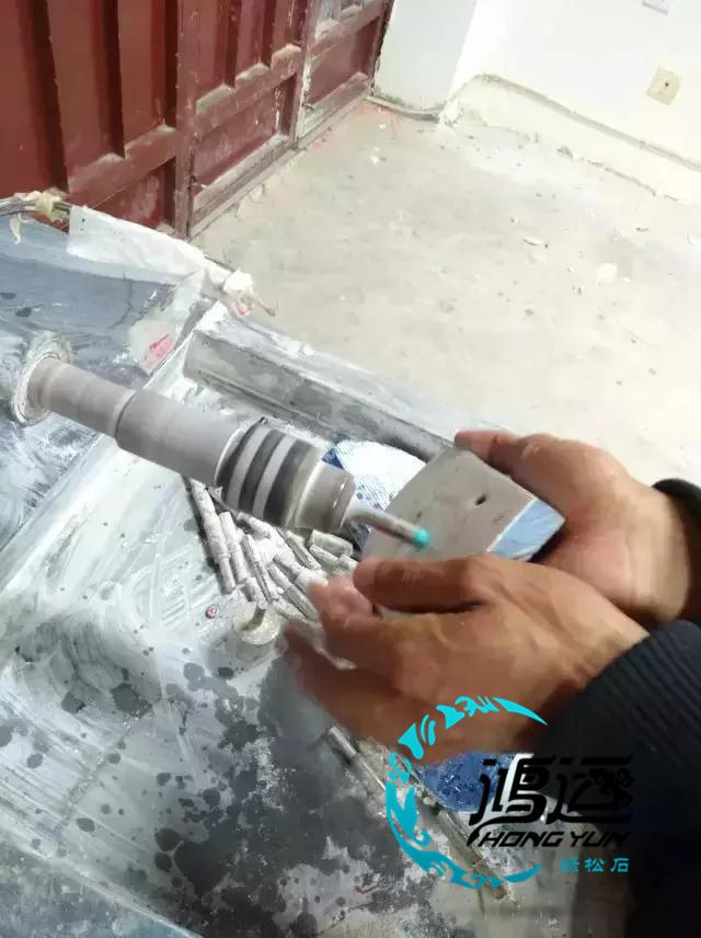 鸿运绿松石：教你如何利用绿松石边角料？