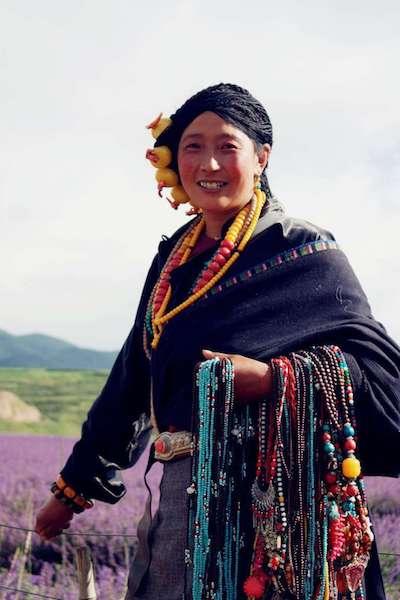 为什么藏族人民买不到假蜜蜡和假绿松石？有什么独门技巧吗？
