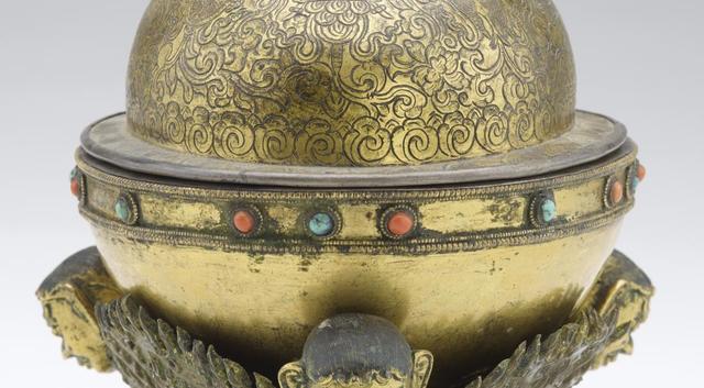 清代西藏镀铜镶嵌绿松石红珊瑚嘎巴拉碗
