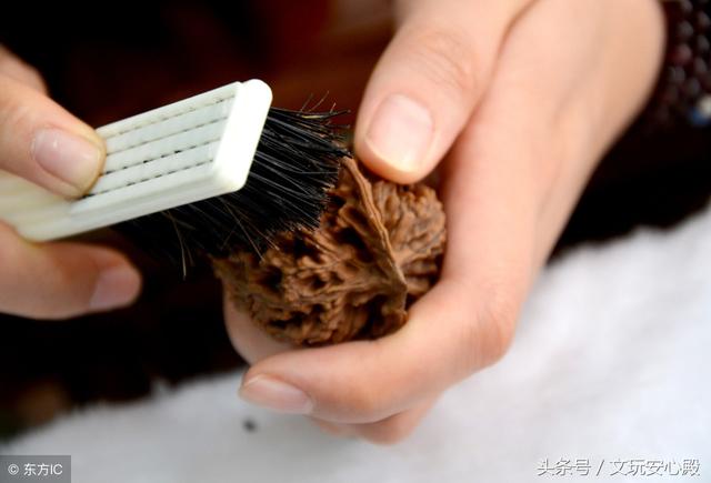 如果您的文玩核桃、金刚菩提有发黑的现象，请读懂此篇文章