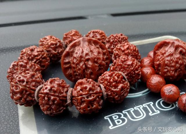 玩了那么多年金刚菩提，直到今天才知道金刚菩提该怎么盘怎么刷