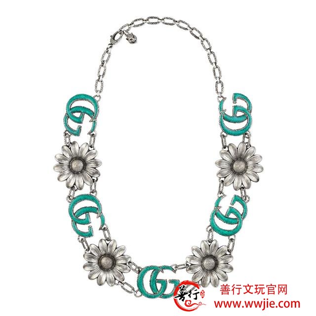 Gucci 新推出 GG Marmont 珠宝系列，形象的体现了品牌内涵