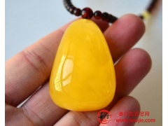 佩戴琥珀蜜蜡益处多多，为什么明星都爱戴蜜蜡？