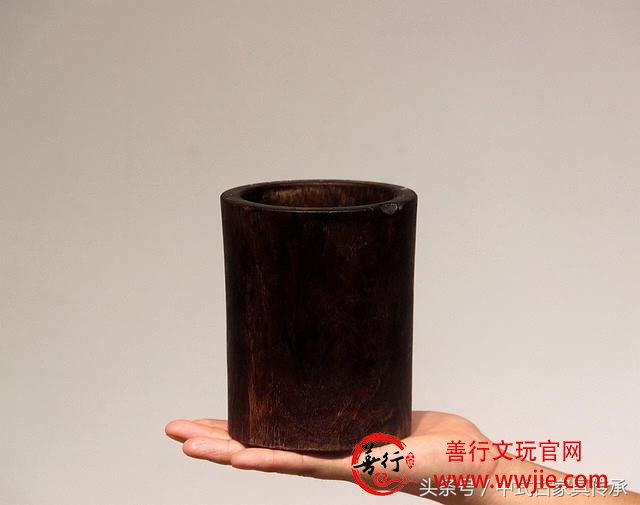 明代黄花梨笔筒