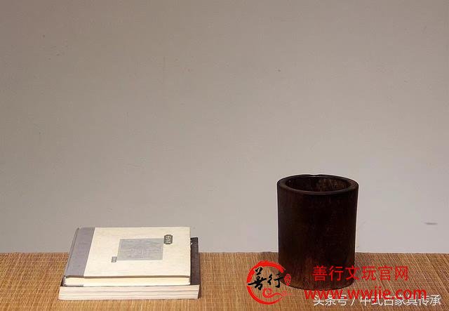 明代黄花梨笔筒