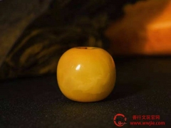 千年琥珀万年蜜蜡，琥珀与蜜蜡哪个时代久远？