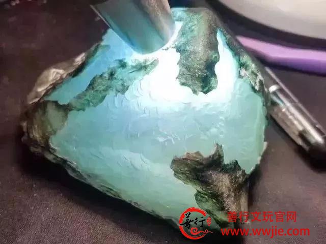 翡翠入门必读：木那翡翠和莫西沙翡翠特点