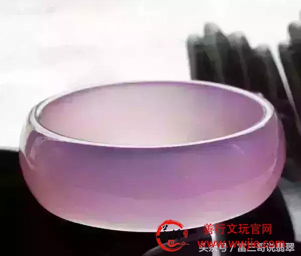 花70万在缅甸买的翡翠摆件，回国后竟只值几千块！