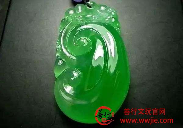 缅甸最大的翡翠市场，因为翡翠，人们不愁吃喝！