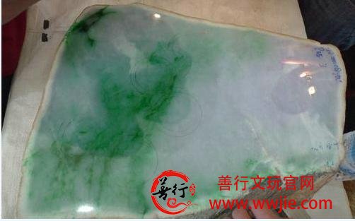 翡翠毛料，缅甸公盘天价翡翠你听闻多少？
