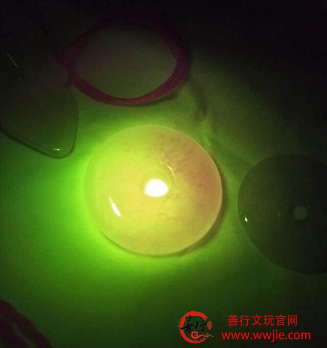 几个小工具即可分辨翡翠真假，鉴别翡翠不求人！