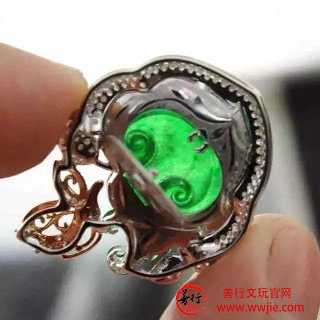 3千翡翠蛋面比3万的差在哪儿？垃圾玉秒变帝王绿！