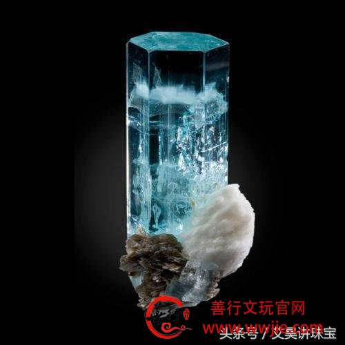 珠宝知识108：碧玺是水晶吗？
