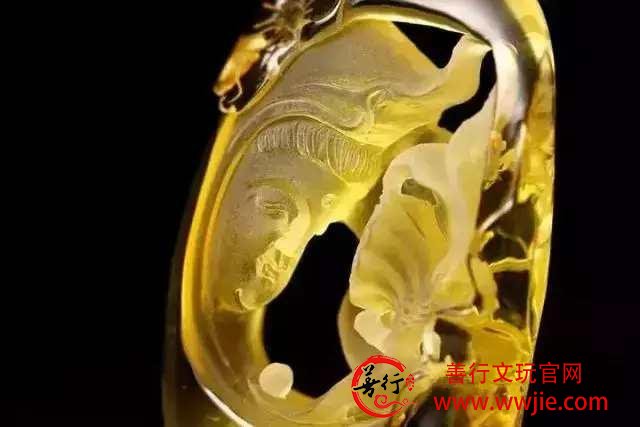 蜜蜡有什么好处？蜜蜡的镂空雕刻