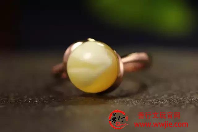 买蜜蜡戒指，这5个忌讳绝对不能犯！