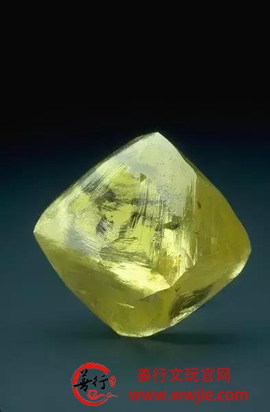 钻石赏析：自然界下的钻石原石